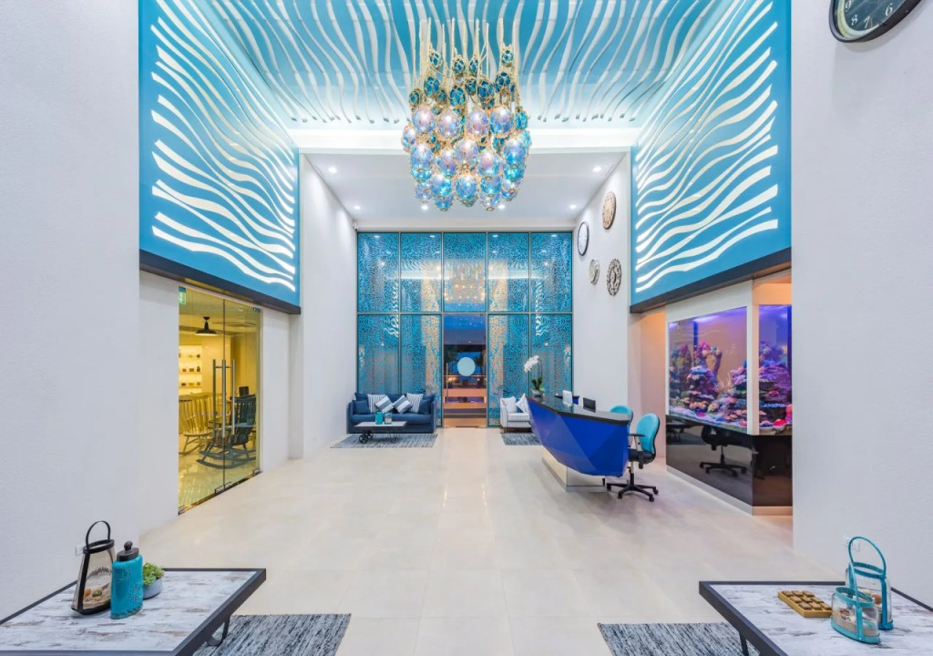 Hotel Tide Phuket Beachfront