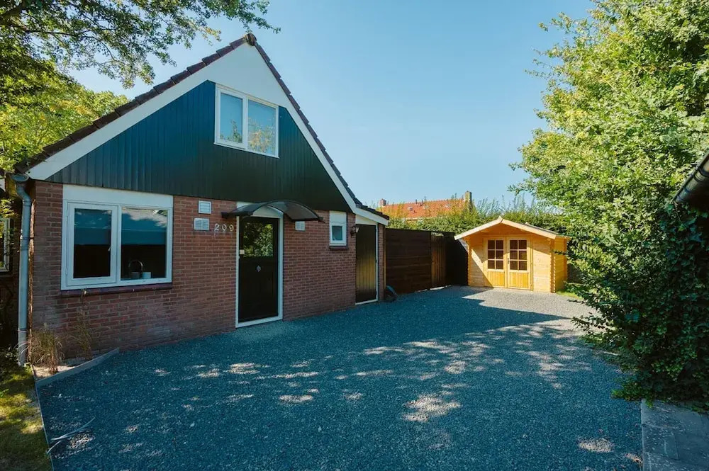 Modern Holiday Home With Spacious Garden and Terrace Suitable for 5 People