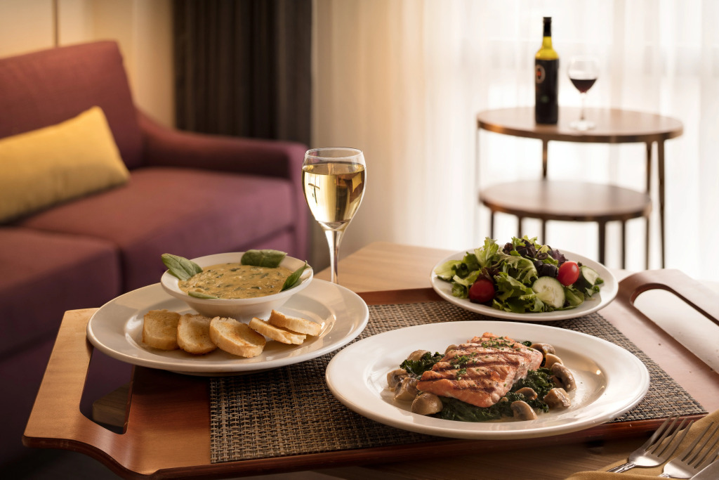 Crowne Plaza Dallas Market Ctr - Love Field, an IHG Hotel