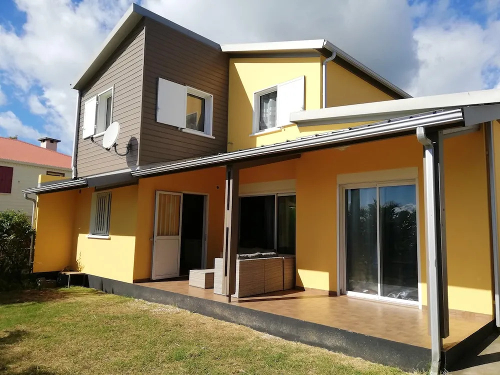 House with 4 Bedrooms in Saint Gilles Les Hauts, with Wonderful Sea View, Enclosed Garden And Wifi - 6 Km From the Beach