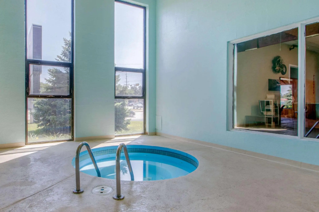 Posh Inn & Suites