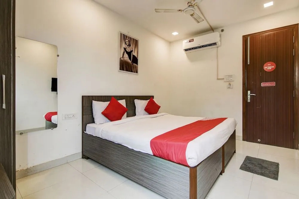 OYO Flagship 36853 Hotel Rajdoot