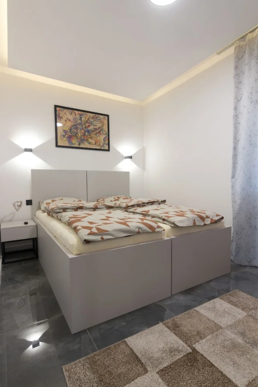 Deluxe Feliciano Apartments