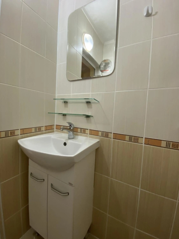 Sunny Central Apartment with TV & Wi-Fi