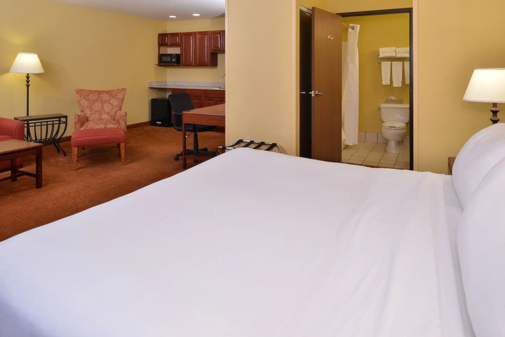 Holiday Inn Express Hotel and Suites Stevens Point by IHG