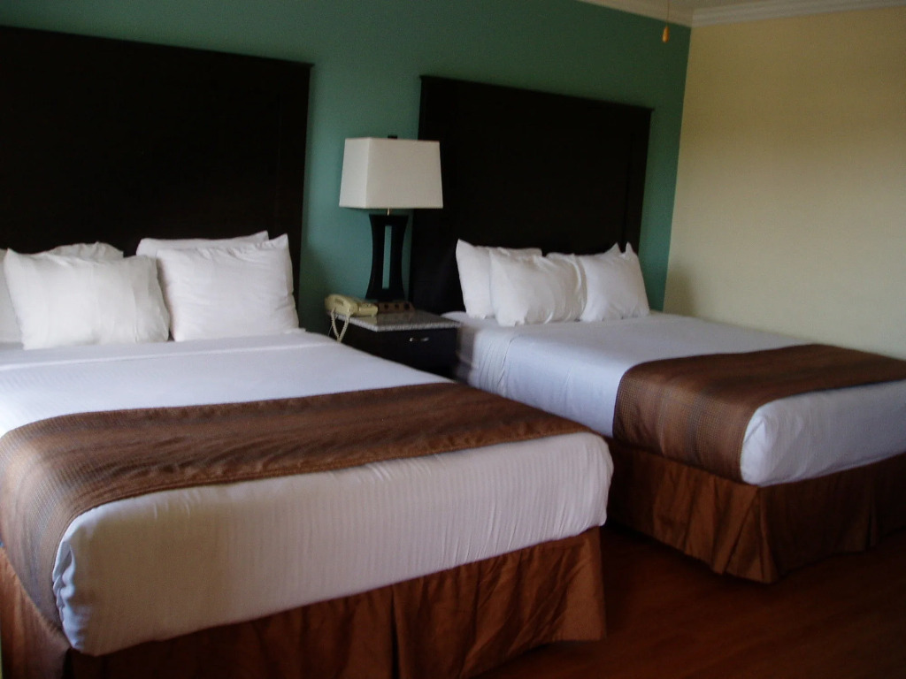 Rockview Inn and Suites - Morro Bay CA