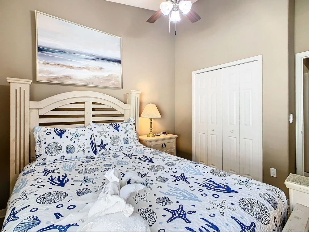 Screened pool, spa & game room Near Disney