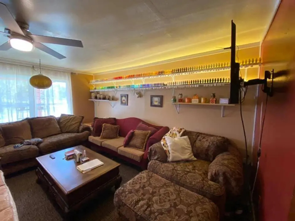 The Pumpkin Cottage sleeps 9+crib +grill/firepit