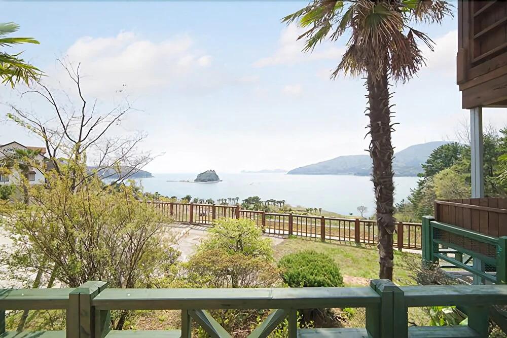 Geoje Ocean Palace Pension