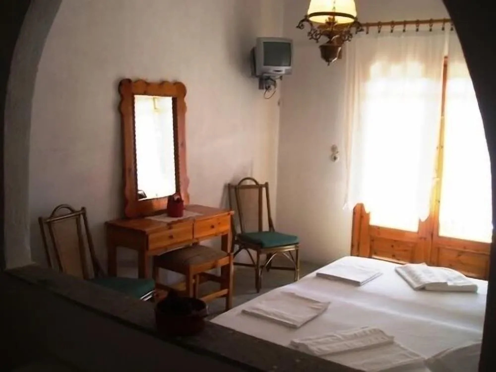 Pantheon Studios & Apartments