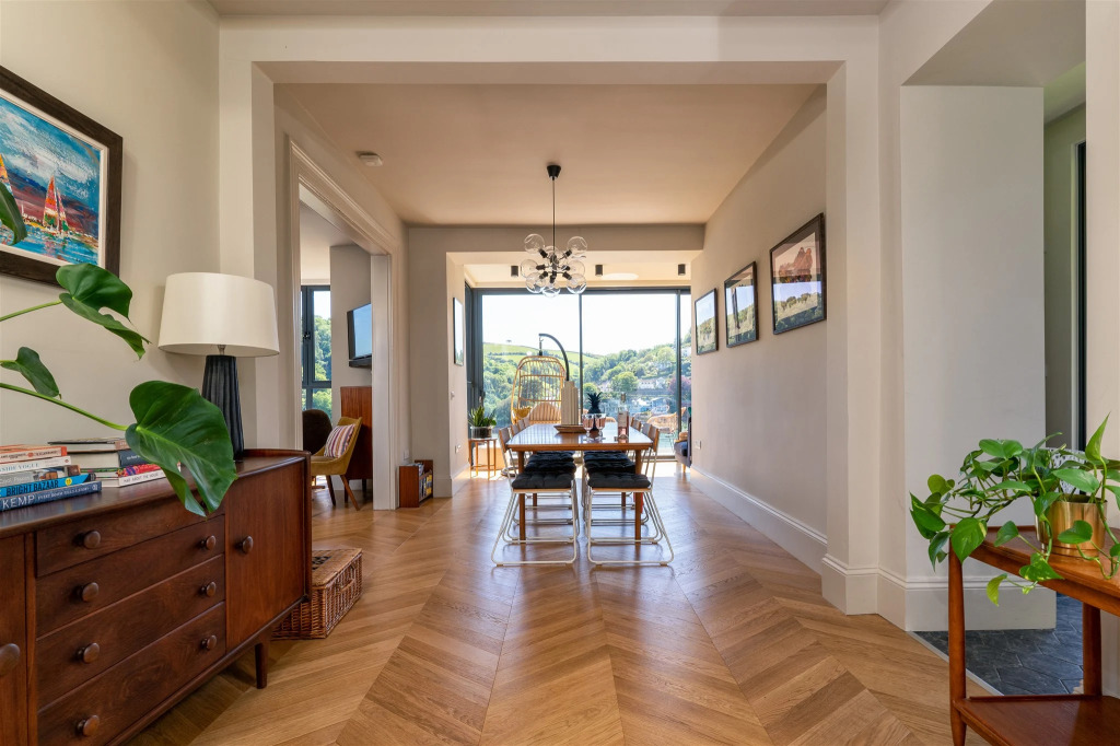 Two Guns - Contemporary, Stylish Townhouse With Stunning Sea Views