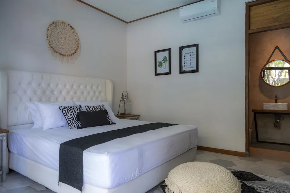 Interconnection Hostel