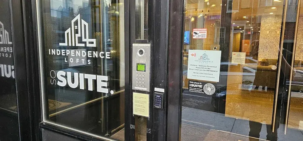 Sosuite 2BR Penthouse w W D Gym On-site Bar