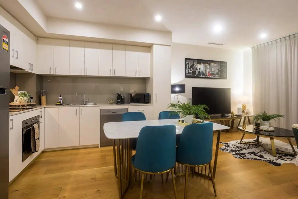 Brilliant 3 Month Corporate Rental With Balcony