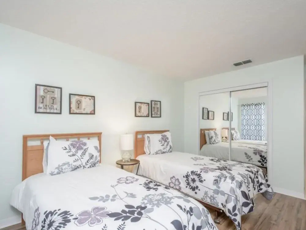 3 Bedroom Apartment at Grand Palms 105881 by RedAwning