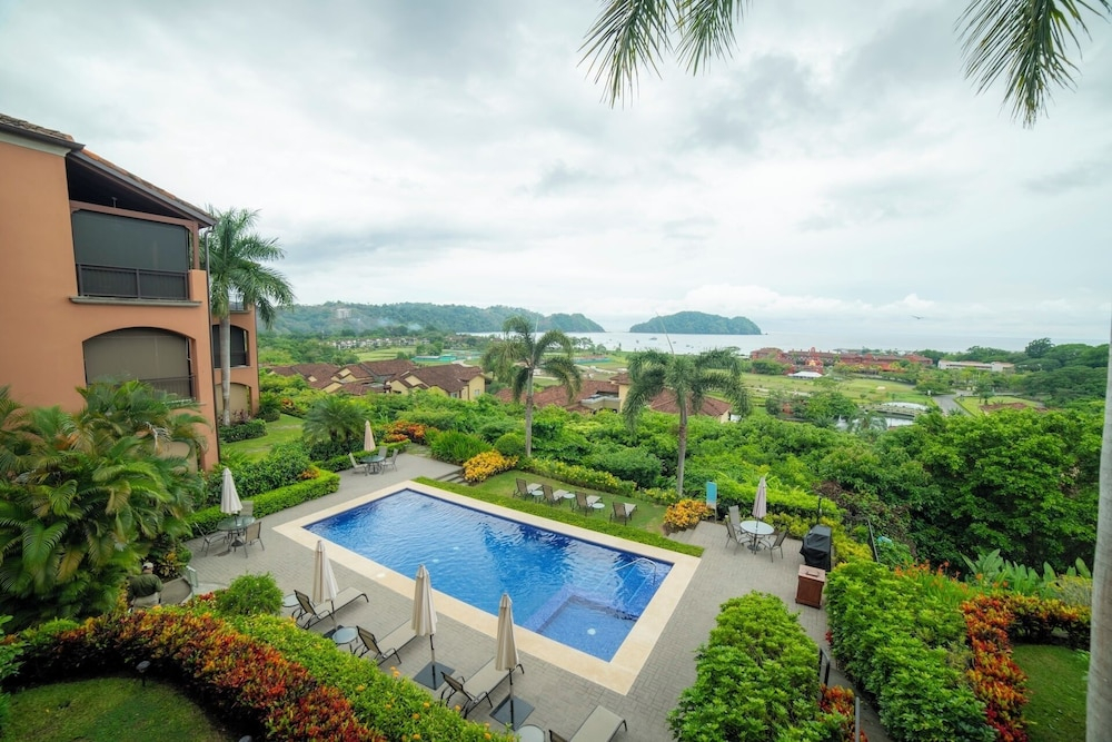 Altavista 5D 3 bdr Ocean View in Los Sueno