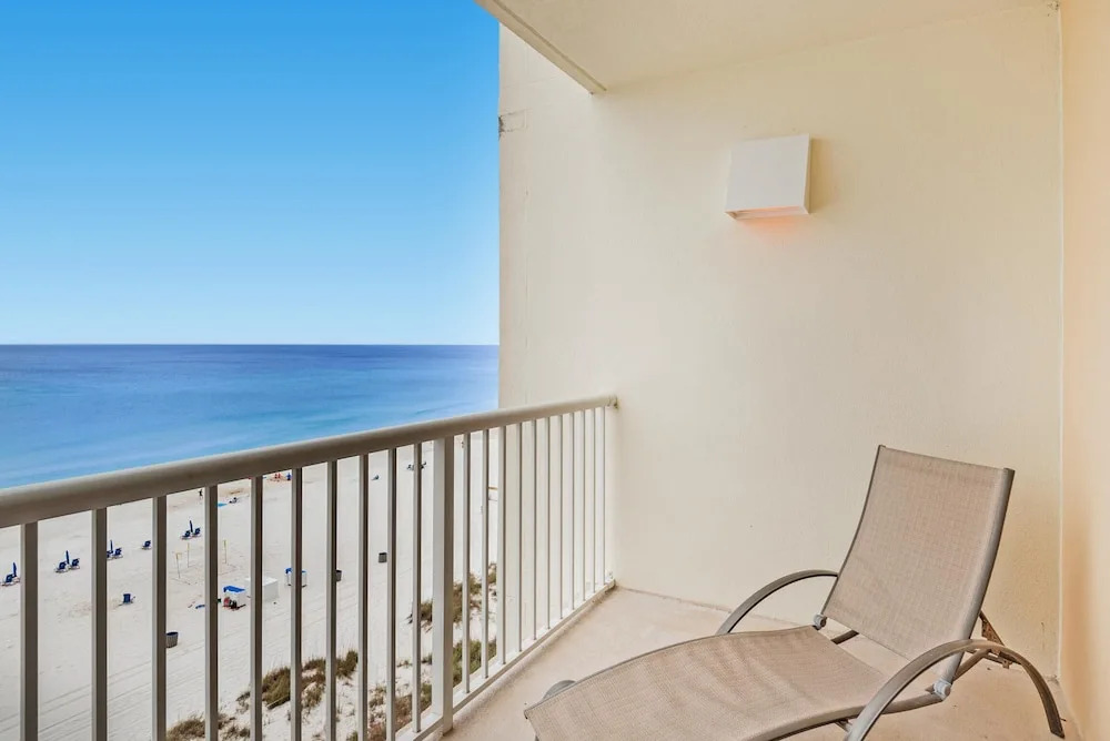 Majestic Beach Towers 1-609