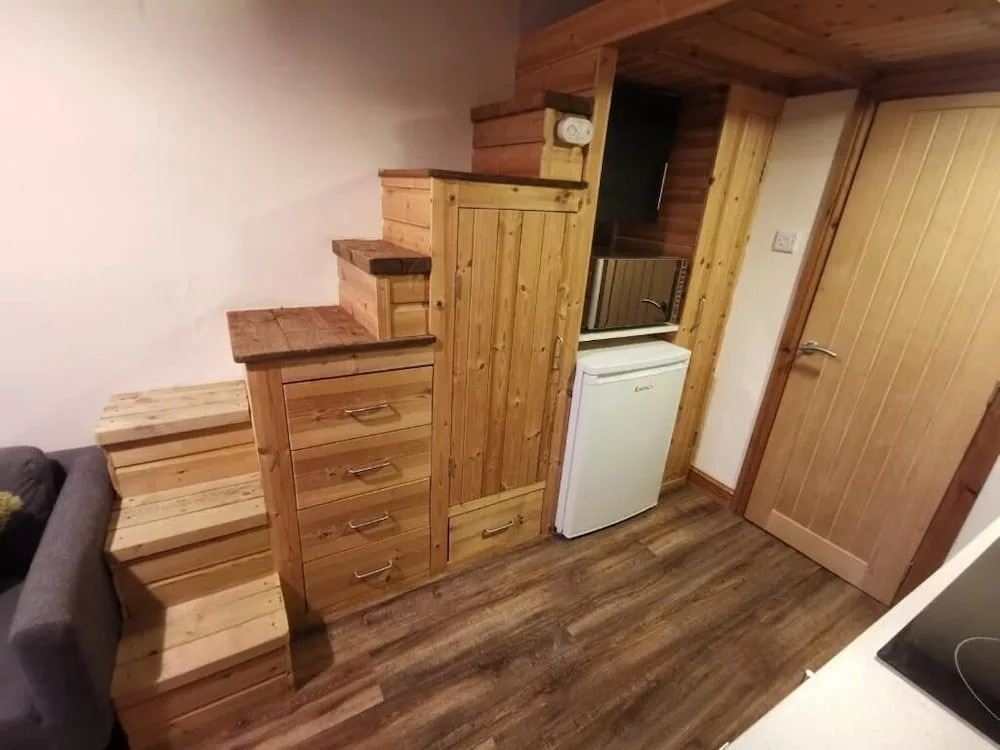 Tiny House-Hot Tub-St Clears-Pembrokeshire-Tenby
