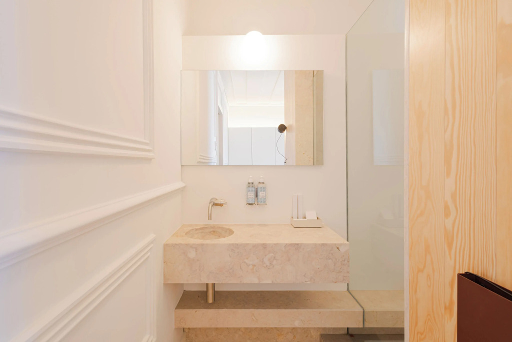 LIOZ Hotel & Apartments