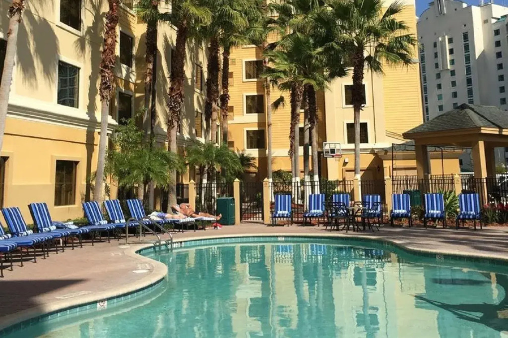 staySky Suites I-Drive Orlando Near Universal