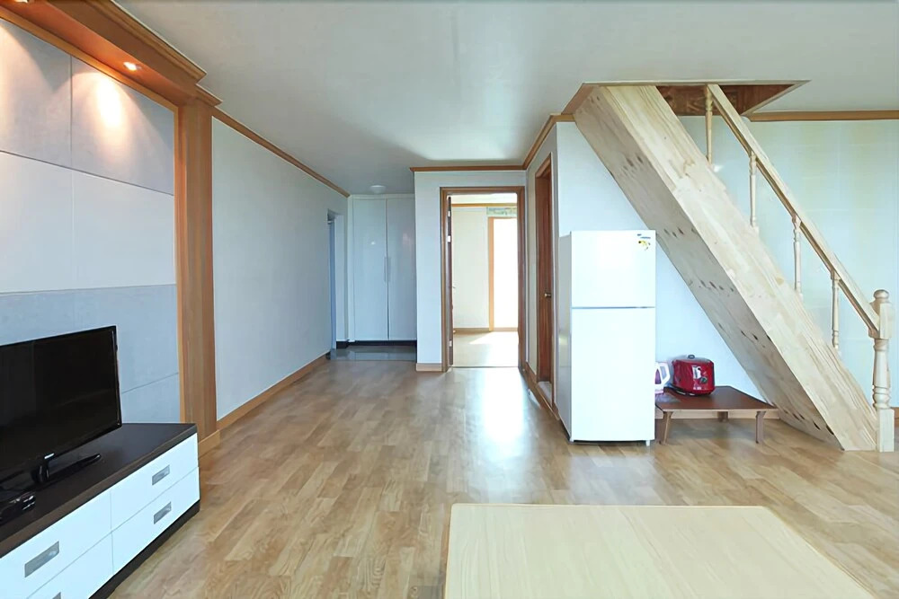 Gangneung Hillstone House Pension