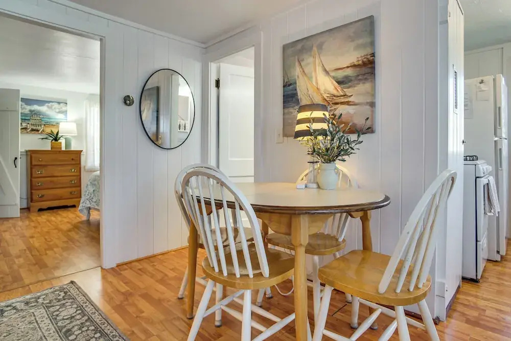 Steps to Eats & Craigville Beach! Cape Cod Cottage
