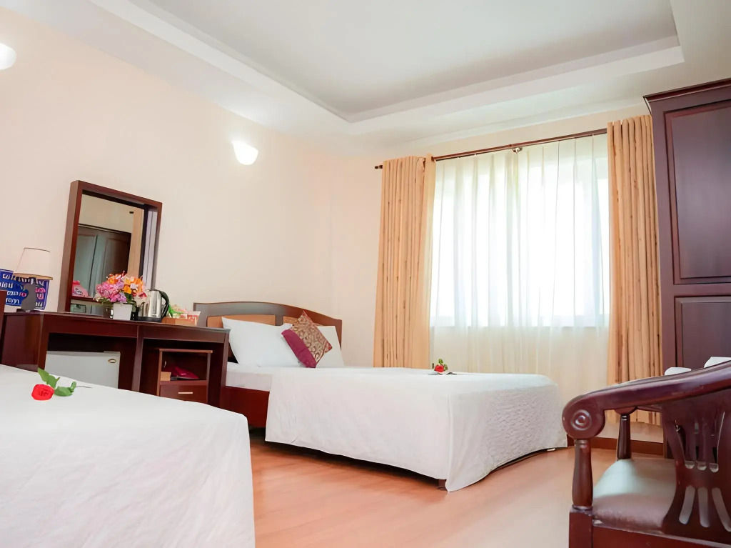 Duc Minh Saigon Airport Hotel