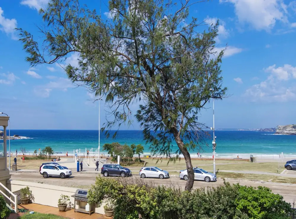 Bondi Beachfront (I719)