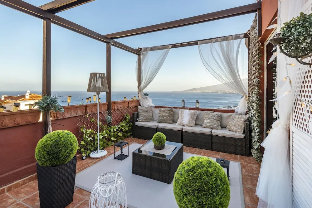 HomeLike Panoramic Sea Views Loft Wifi