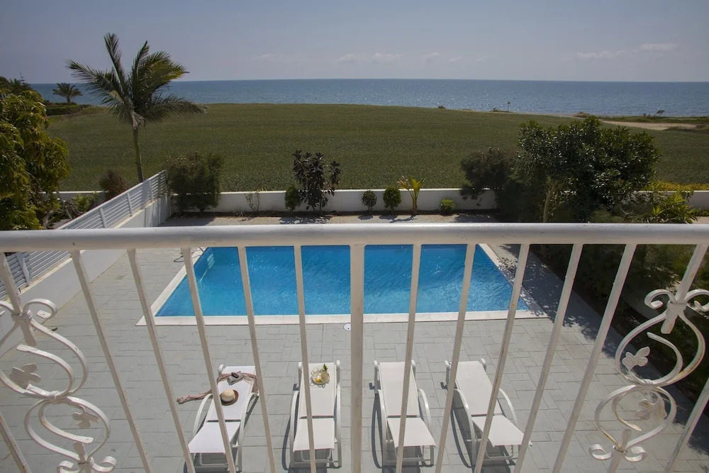 Mazotos Villa Iris