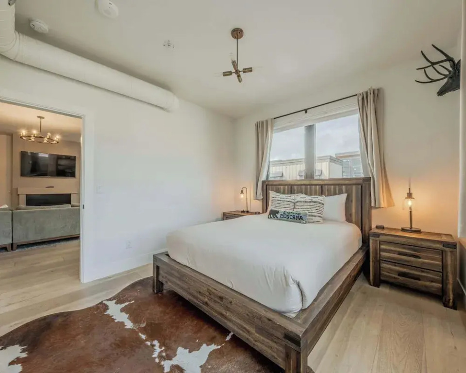 Whitefish Loft, Downtown Condo for 6