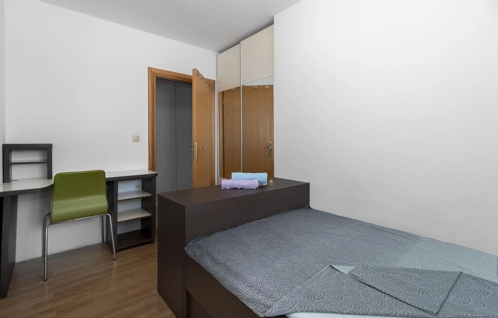 Nice Apartment in Novi Vinodolski With Wifi and 2 Bedrooms