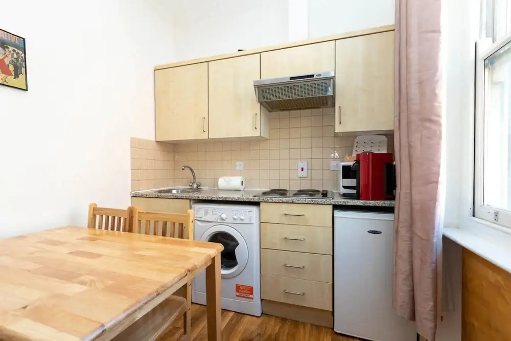 Centrally Located 1 Bedroom Apartment Near Paddington