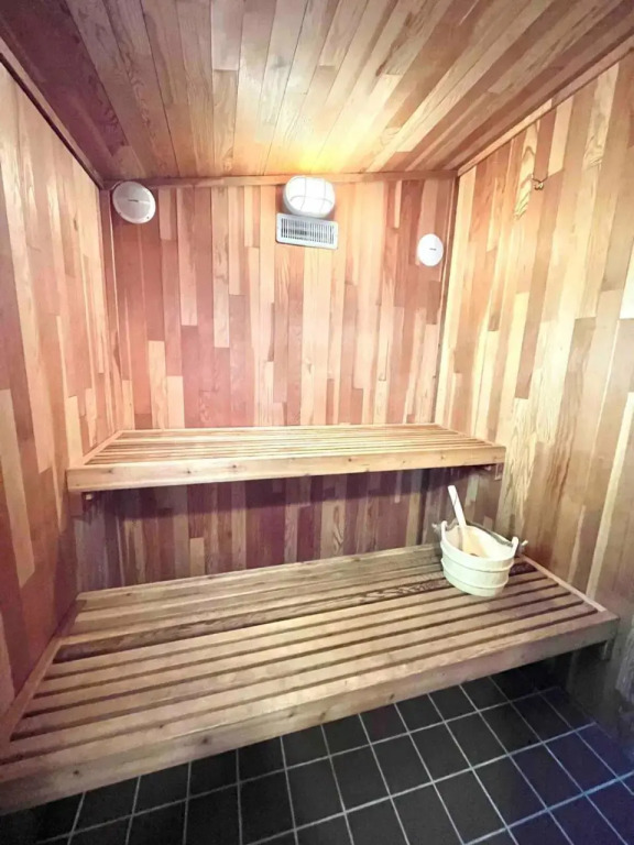 Olympic House: 3min from ONP w/ Sauna + Rec room