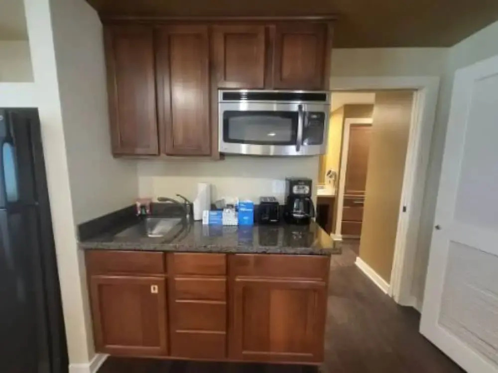 Private One Bedroom Condo on Golf Course, free parking
