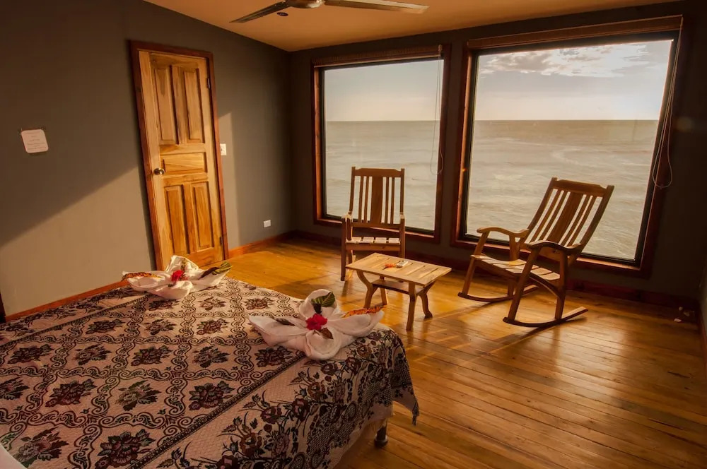 Magnific Rock - Surf Resort & Yoga Retreat Nicaragua