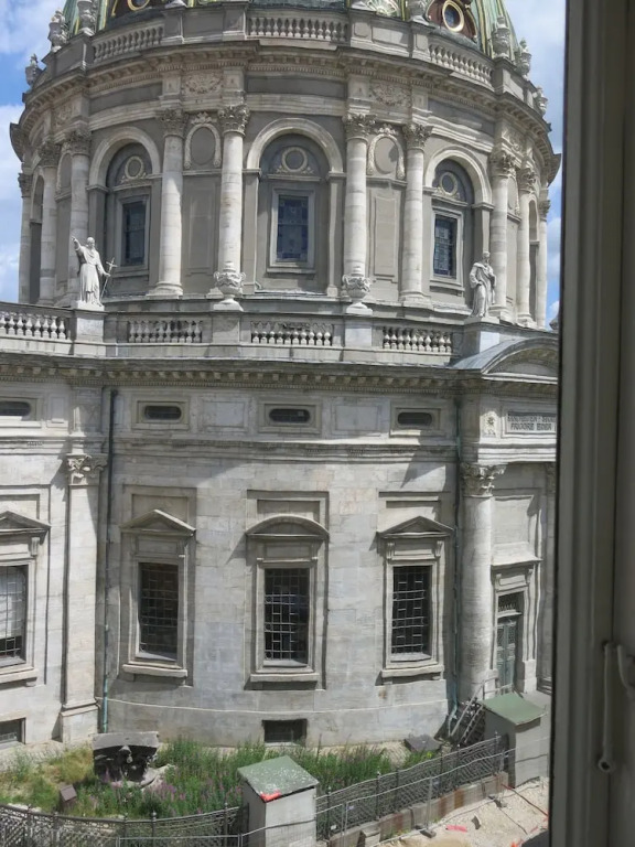 Apartment close to Marble Church 1290-1