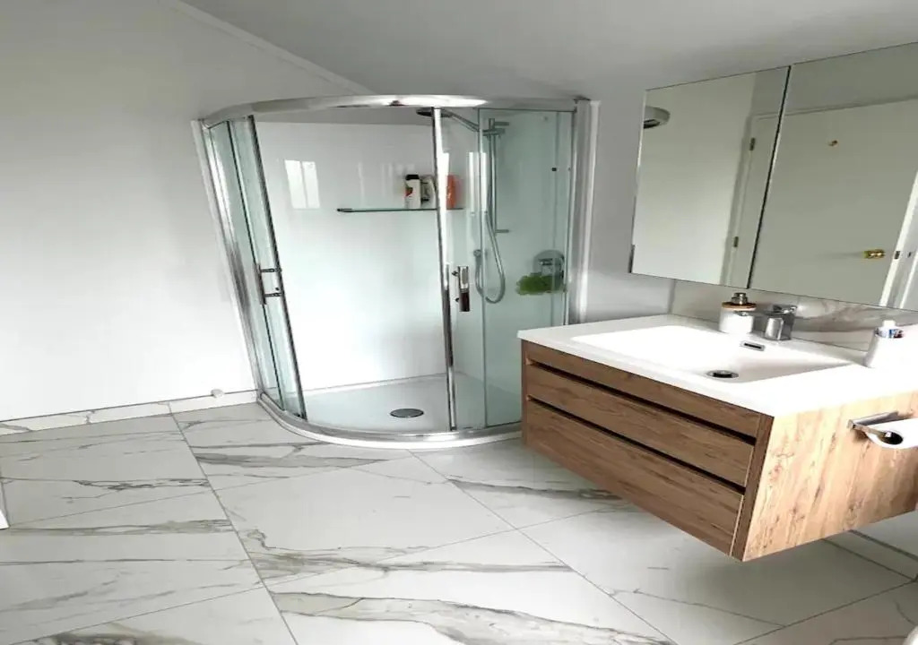 Private and sunny 3-bedroom home with parking
