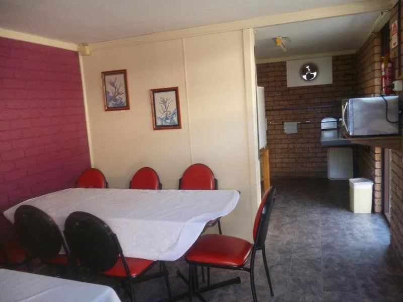 Cessnock Vintage motor inn