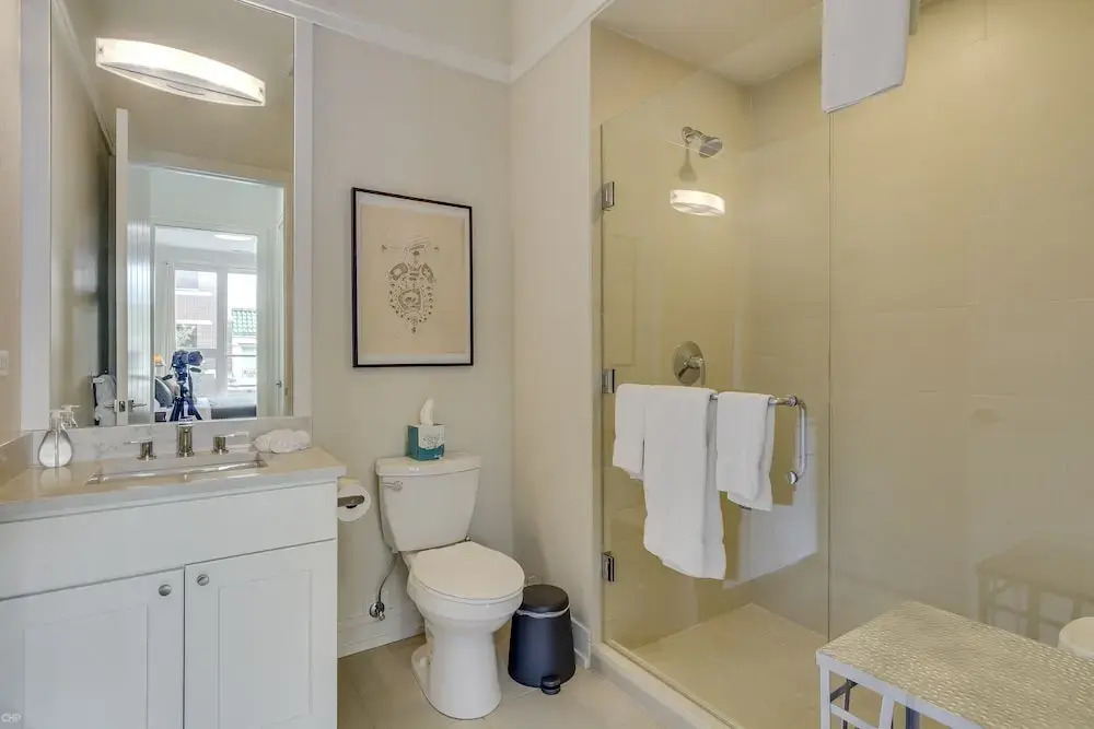 6 Bedrooms in Beautiful Sheridan Park by AllSet Turnover