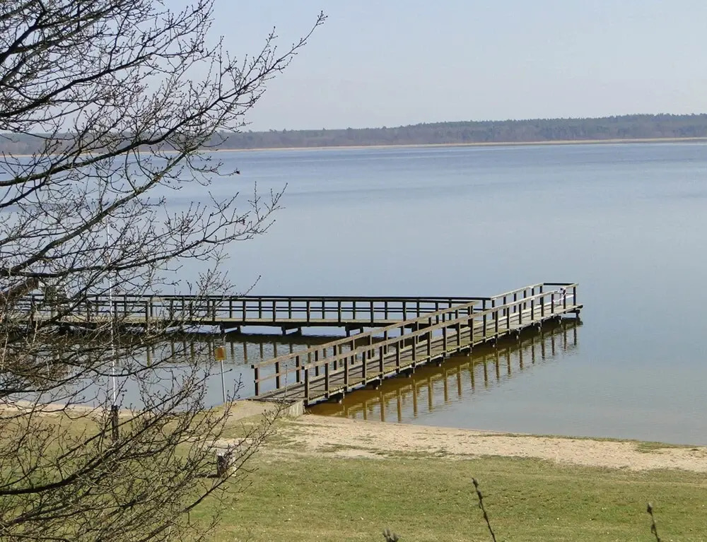 Lakeside Escape With Garden Fun