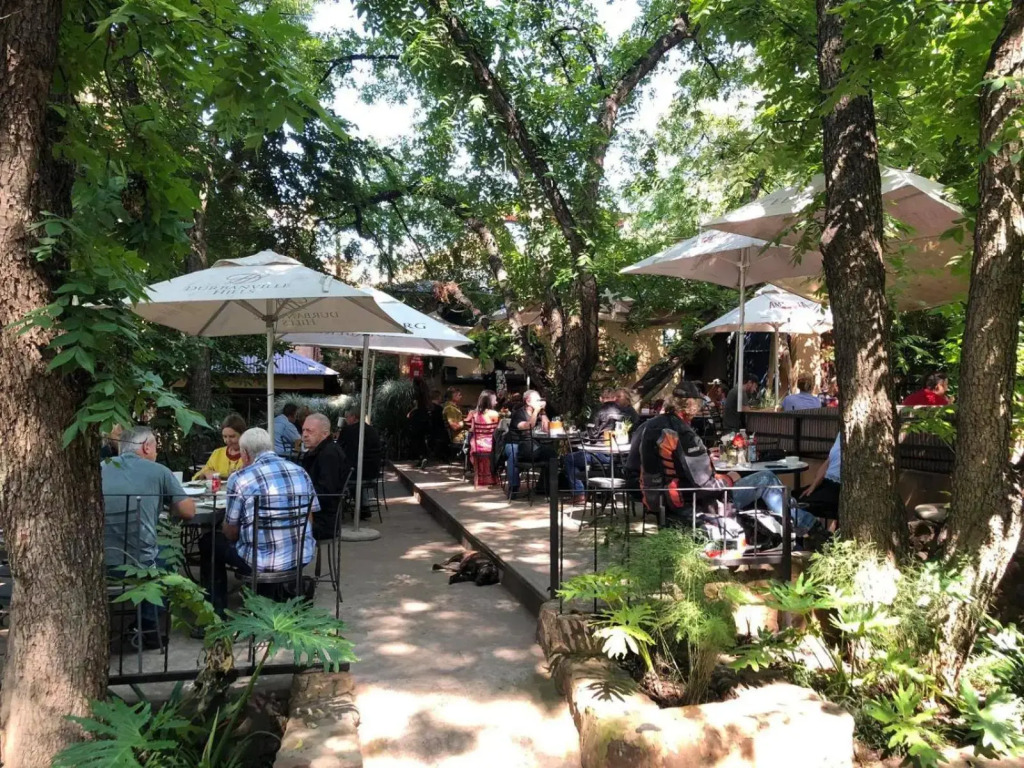 Black Horse Brewery, Restaurant & Accommodation