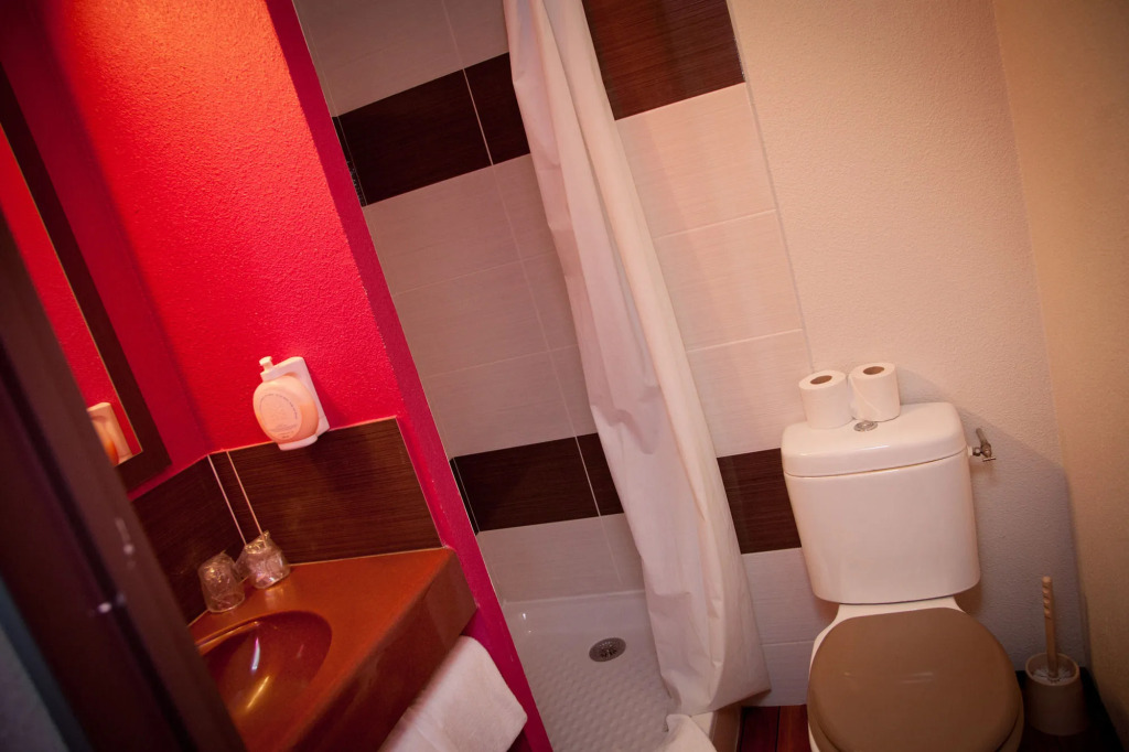 B&B HOTEL Pau Zénith