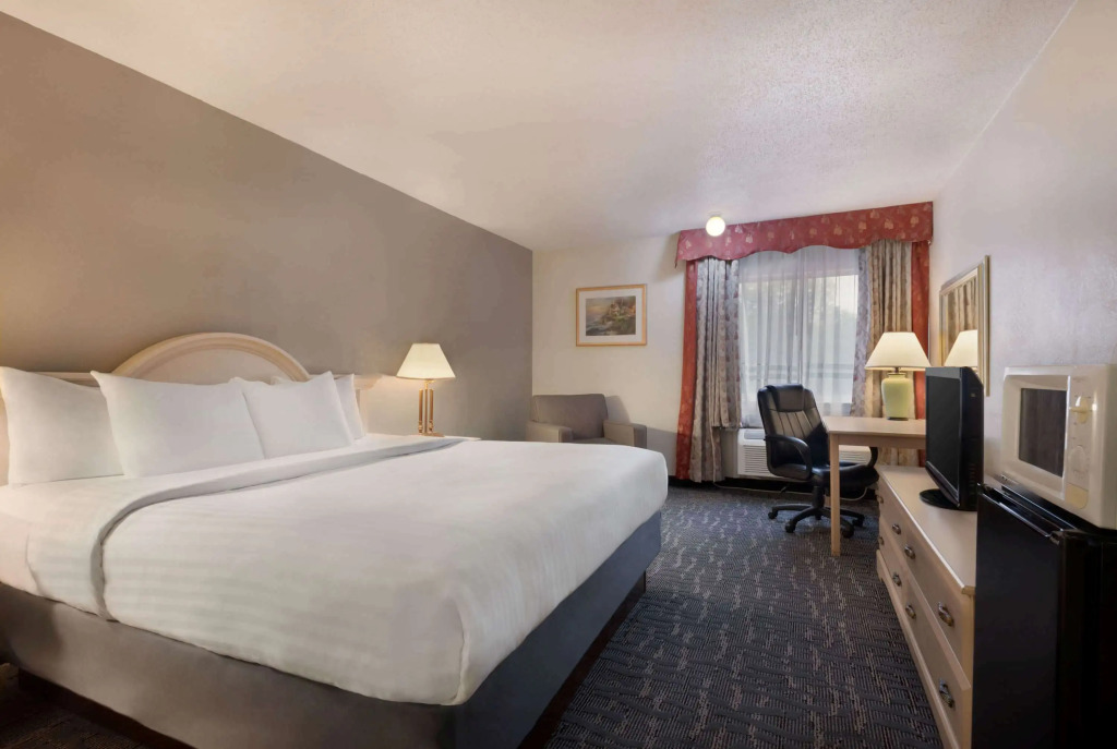 Baymont by Wyndham Des Moines North
