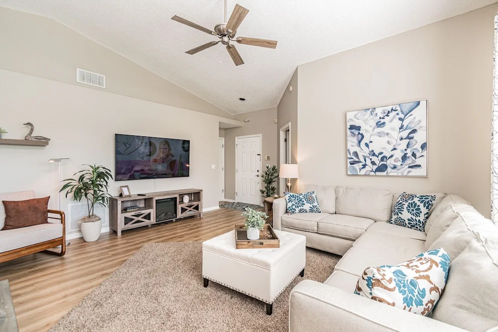 Near Theme Parks! In-Ground 3 BR Pool Home, Sleeps 7, Total Privacy!
