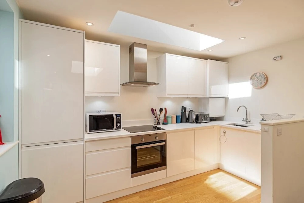 Stunning 2 Bed House W/patio nr Battersea