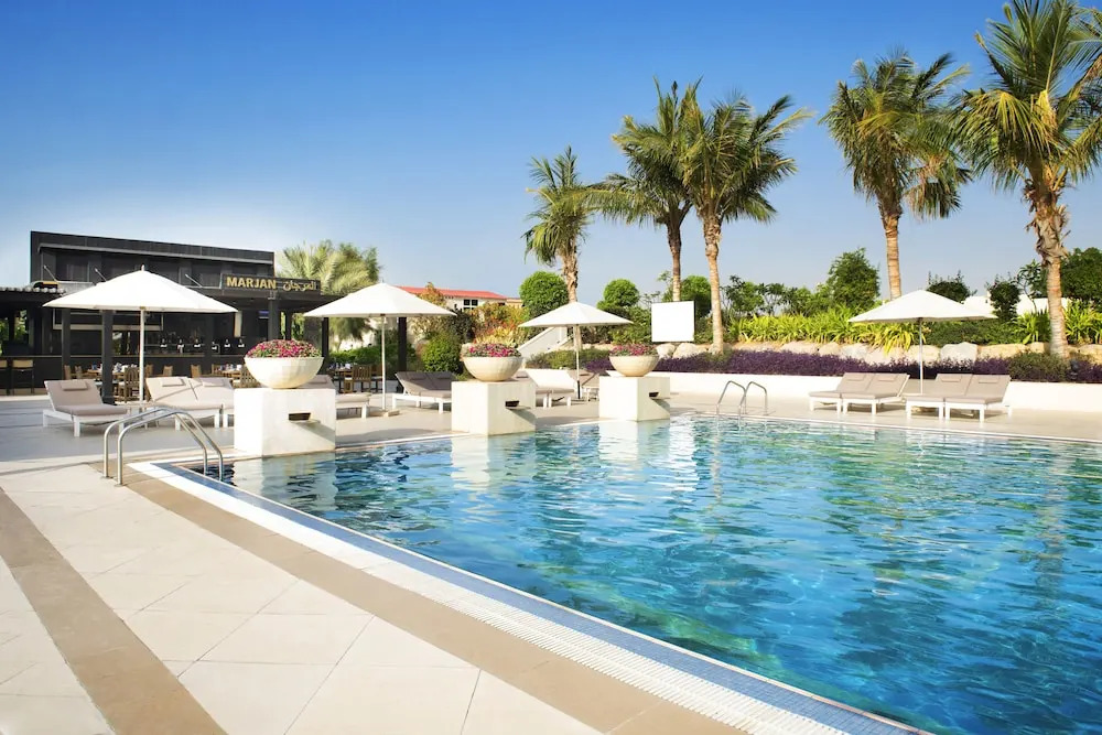 Отель Al Hamra Residence & Village