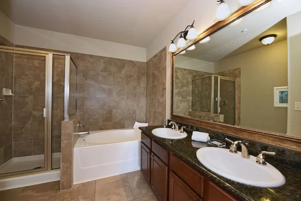 Bella Piazza Resort-Two Bedroom Condo - 907/923 FEM