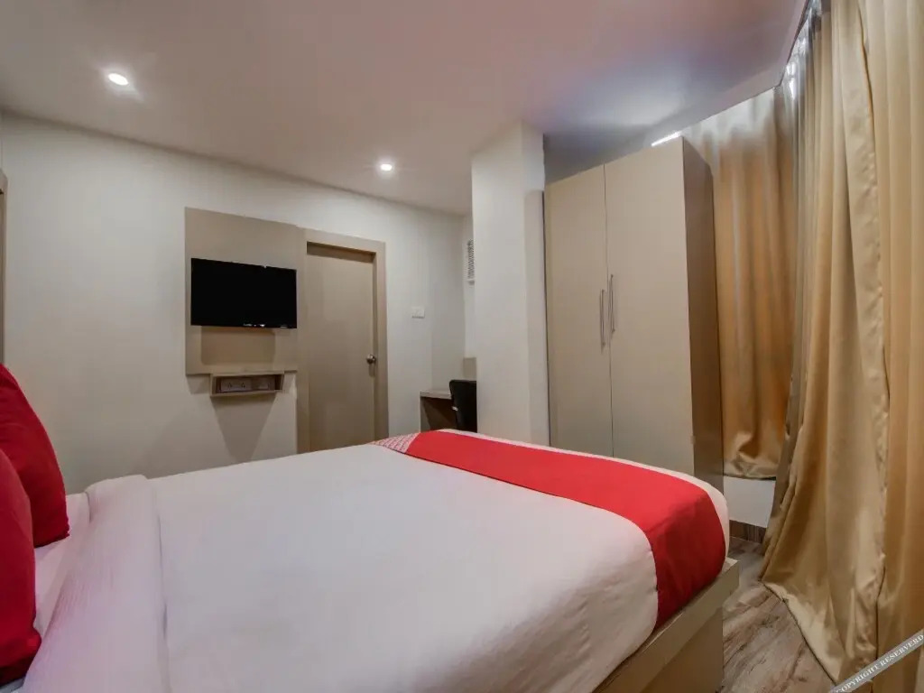 Hotel Skylawn by OYO Rooms