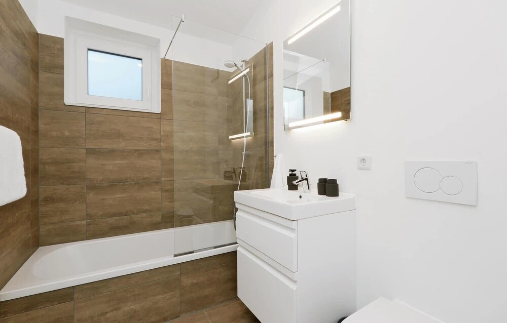 Stunning Home In Lembruchdümmer See